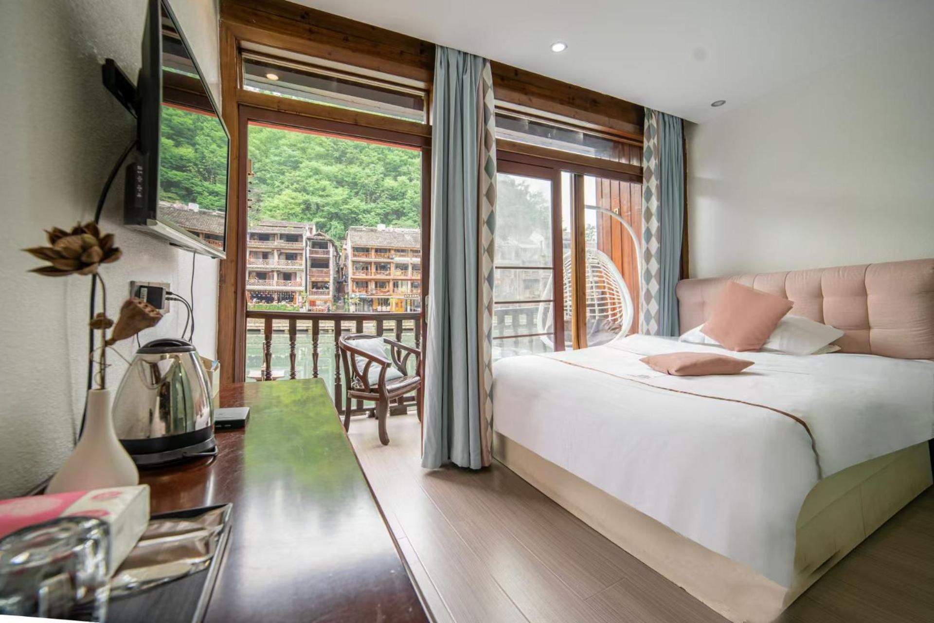 Fenghuang Ancient Town Lazy Cat Riverside Inn Exterior foto